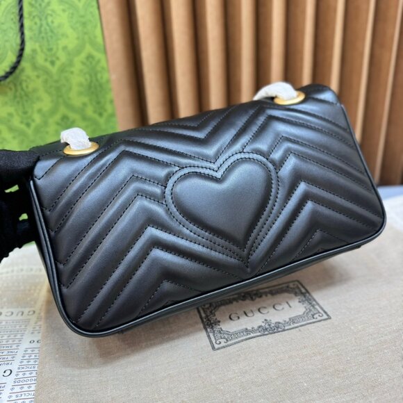 Gucci GG Marmont Black Shoulder Bag - Picture 4 of 9